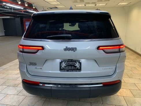 Used 2023 Jeep Grand Cherokee L Laredo AWD/4WD image 6