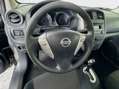 Used 2017 Nissan Versa SV FWD image 11