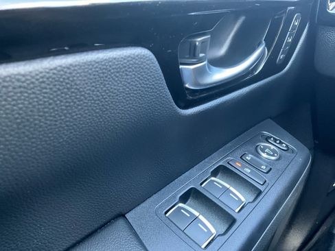 Used 2025 Honda CR-V EX-L image 19