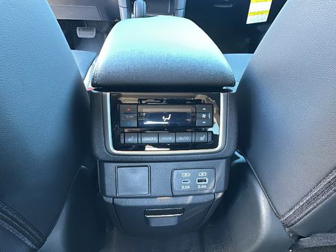 New 2026 Subaru Ascent Limited AWD/4WD image 25