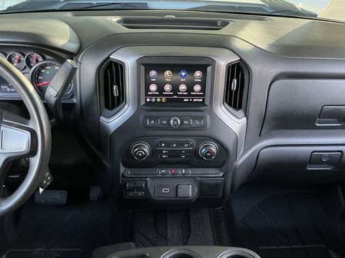 Used 2020 Chevrolet Silverado 2500 Custom w/ Custom Value Package image 9
