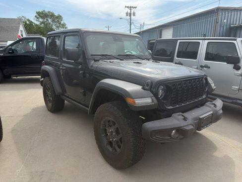 Used 2024 Jeep Wrangler Sport AWD/4WD image 2