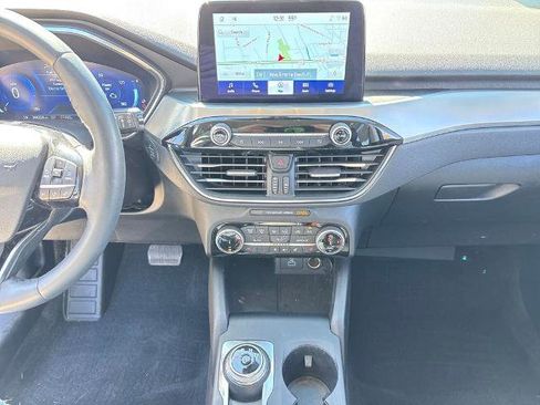 Certified 2022 Ford Escape Titanium image 22