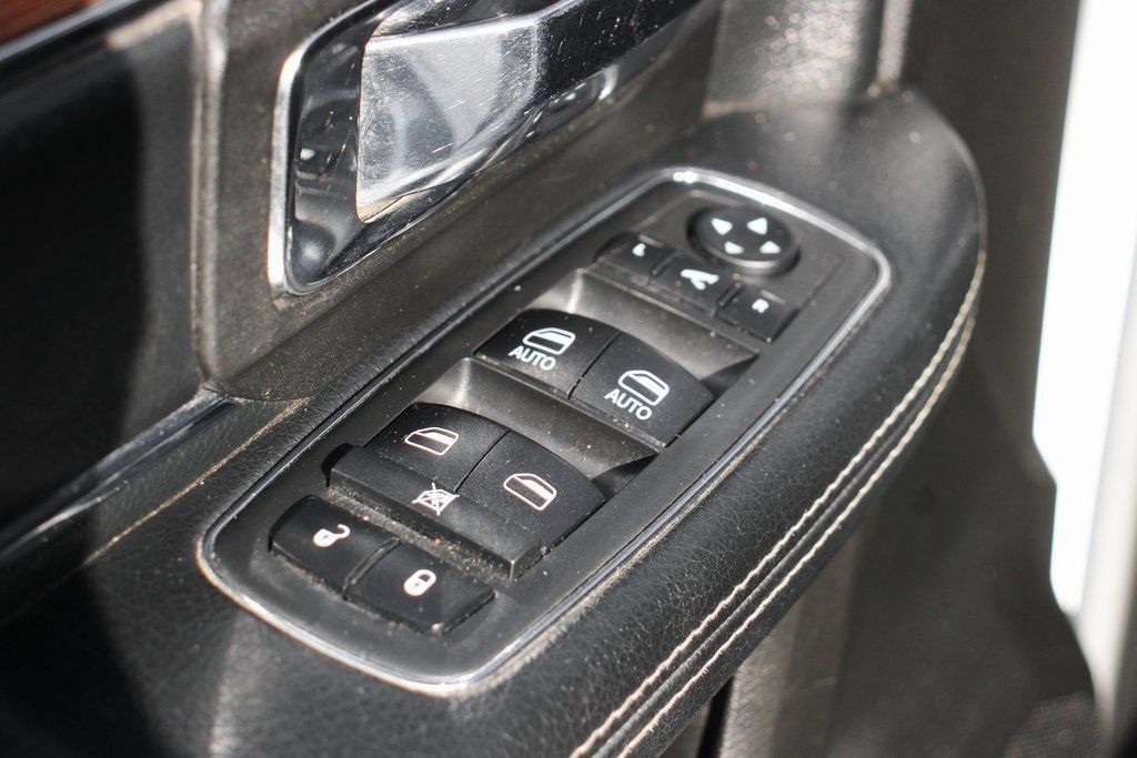 Used 2018 RAM 3500 Laramie AWD/4WD image 17