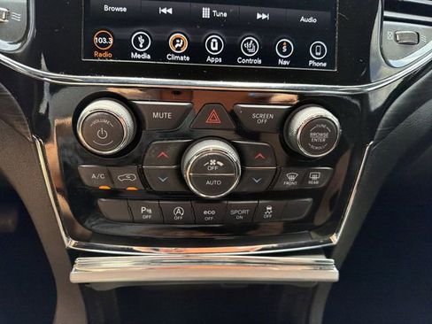 Used 2019 Jeep Grand Cherokee Altitude image 30