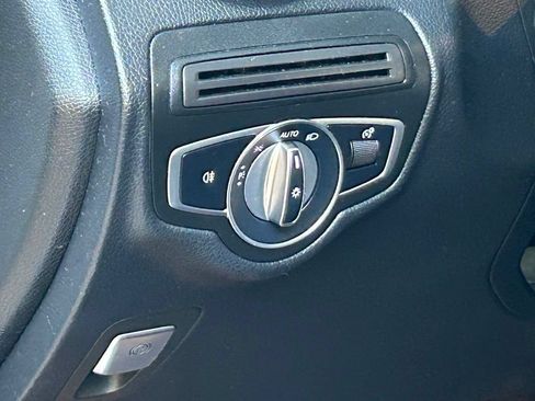 Used 2020 Mercedes-Benz GLC 300 image 33
