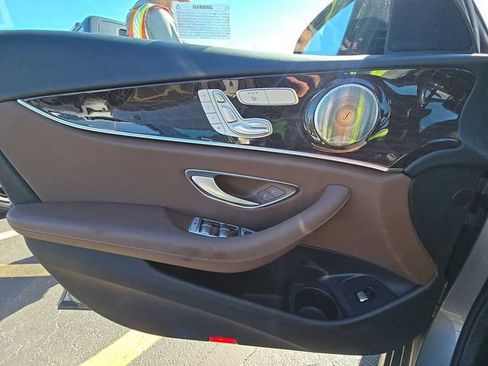 Used 2023 Mercedes-Benz E 350 4MATIC Sedan image 8