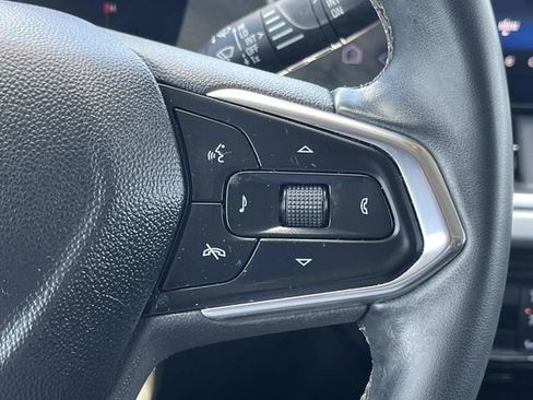 Used 2024 Chevrolet Trax LT w/ Sunroof Package FWD image 28