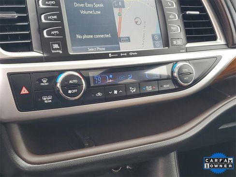 Used 2017 Toyota Highlander Limited image 32