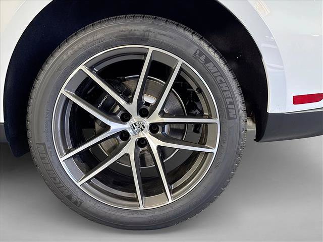 Used 2026 Porsche Macan AWD/4WD image 24