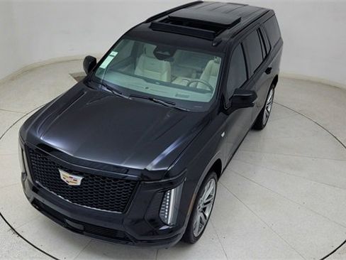 Used 2025 Cadillac Escalade Sport Platinum w/ LPO, Floor Liner Package image 86