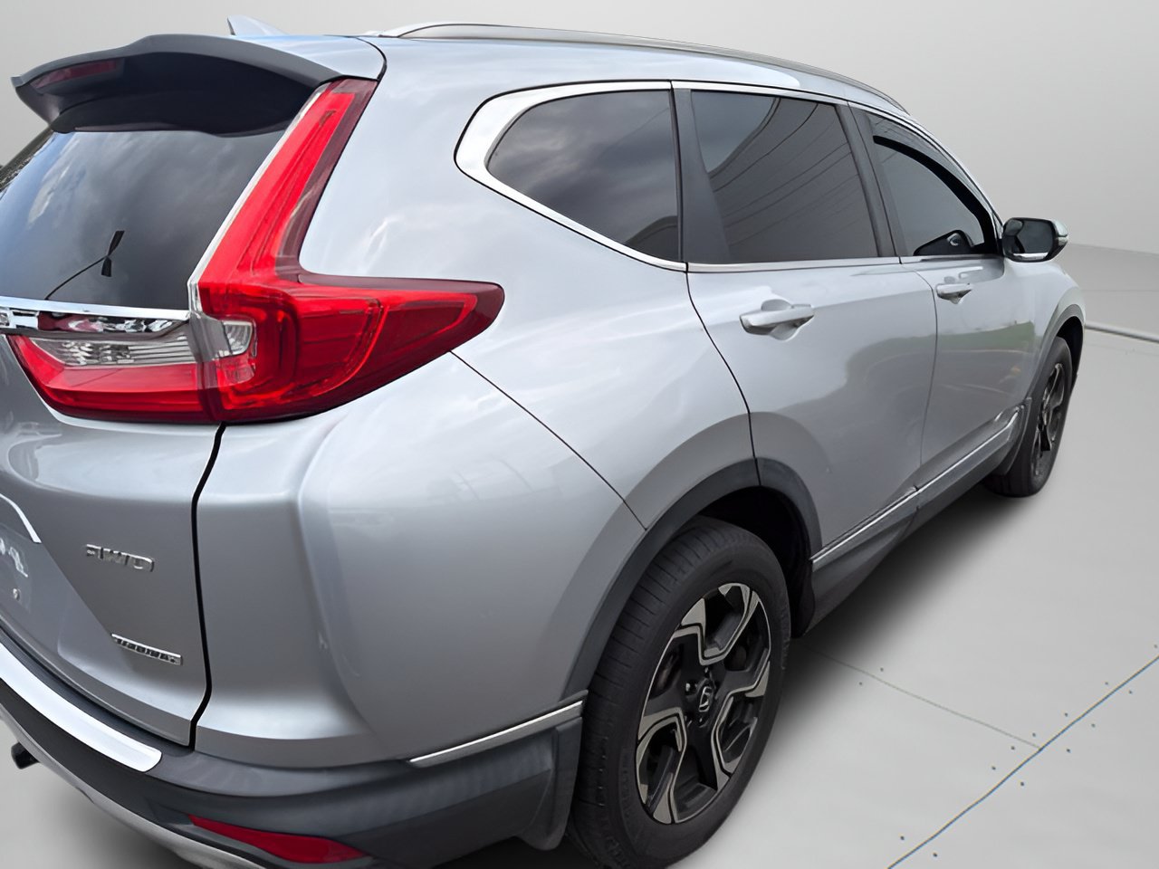 Used 2018 Honda CR-V Touring image 8