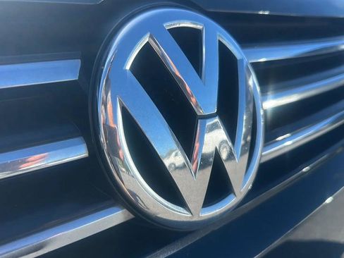 Used 2015 Volkswagen Passat 1.8T S FWD image 5