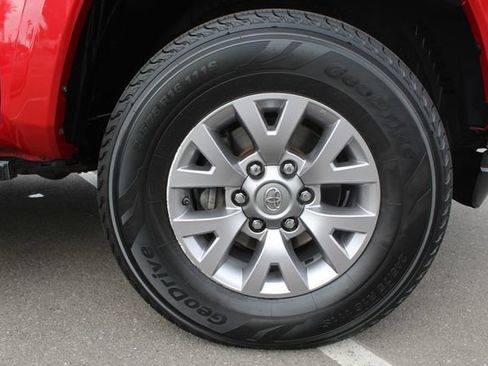 Used 2016 Toyota Tacoma SR5 w/ SR5 Appearance Package (SN) RWD image 13
