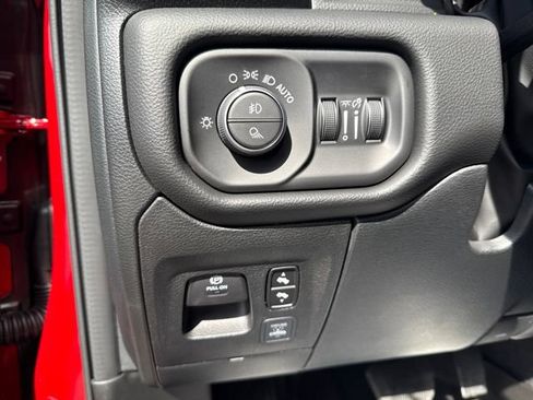 New 2026 RAM 1500 Laramie AWD/4WD image 31
