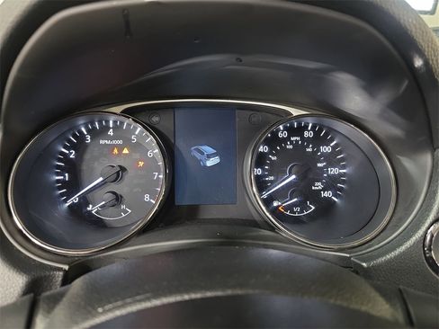 Used 2016 Nissan Rogue SV image 18