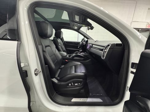 Used 2019 Porsche Cayenne S image 18