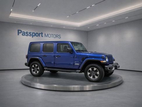 Used 2018 Jeep Wrangler Unlimited Sahara AWD/4WD image 6