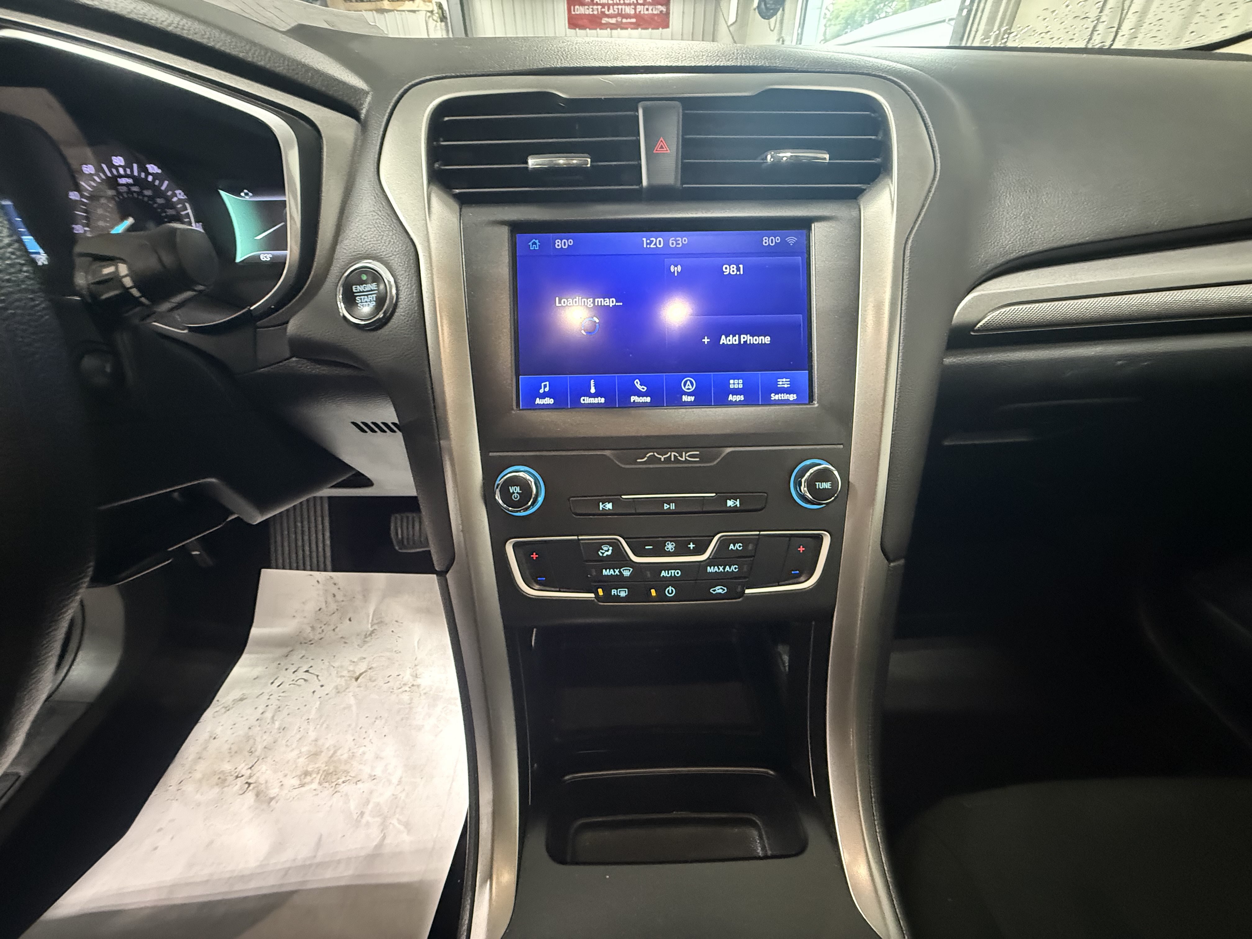 Used 2020 Ford Fusion SE FWD image 24