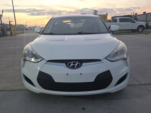 Used 2013 Hyundai Veloster image 5