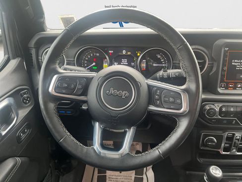 Used 2023 Jeep Wrangler Sahara w/ Cold Weather Group image 17