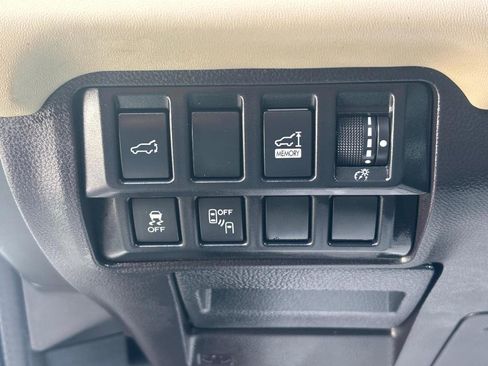 Used 2019 Subaru Ascent Limited w/ Popular Package #3 AWD/4WD image 12