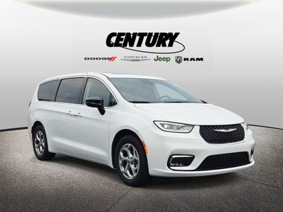 Used 2024 Chrysler Pacifica Limited