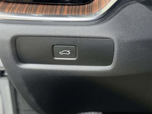 Used 2023 Volvo V60 B5 Cross Country Plus w/ Climate Package image 26