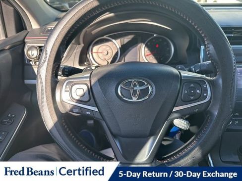 Used 2016 Toyota Camry SE w/ Moonroof Package image 19