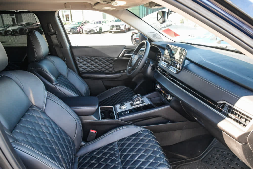 Used 2023 Mitsubishi Outlander SEL AWD/4WD image 15