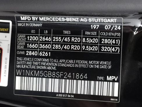 Used 2025 Mercedes-Benz GLC 350e 4MATIC image 37