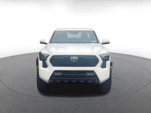 Used 2025 Toyota Tacoma TRD Off-Road AWD/4WD image 4