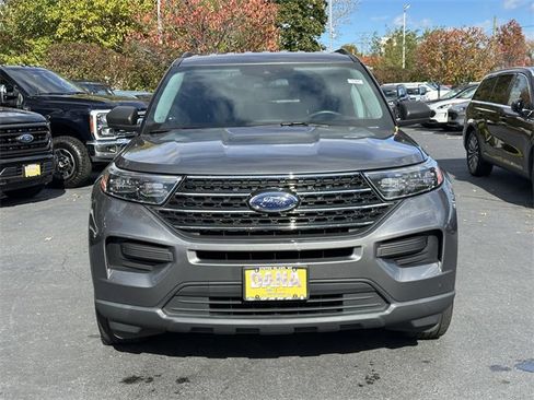 Certified 2022 Ford Explorer XLT image 2
