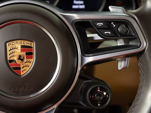 Certified 2018 Porsche 911 Carrera 4S image 11