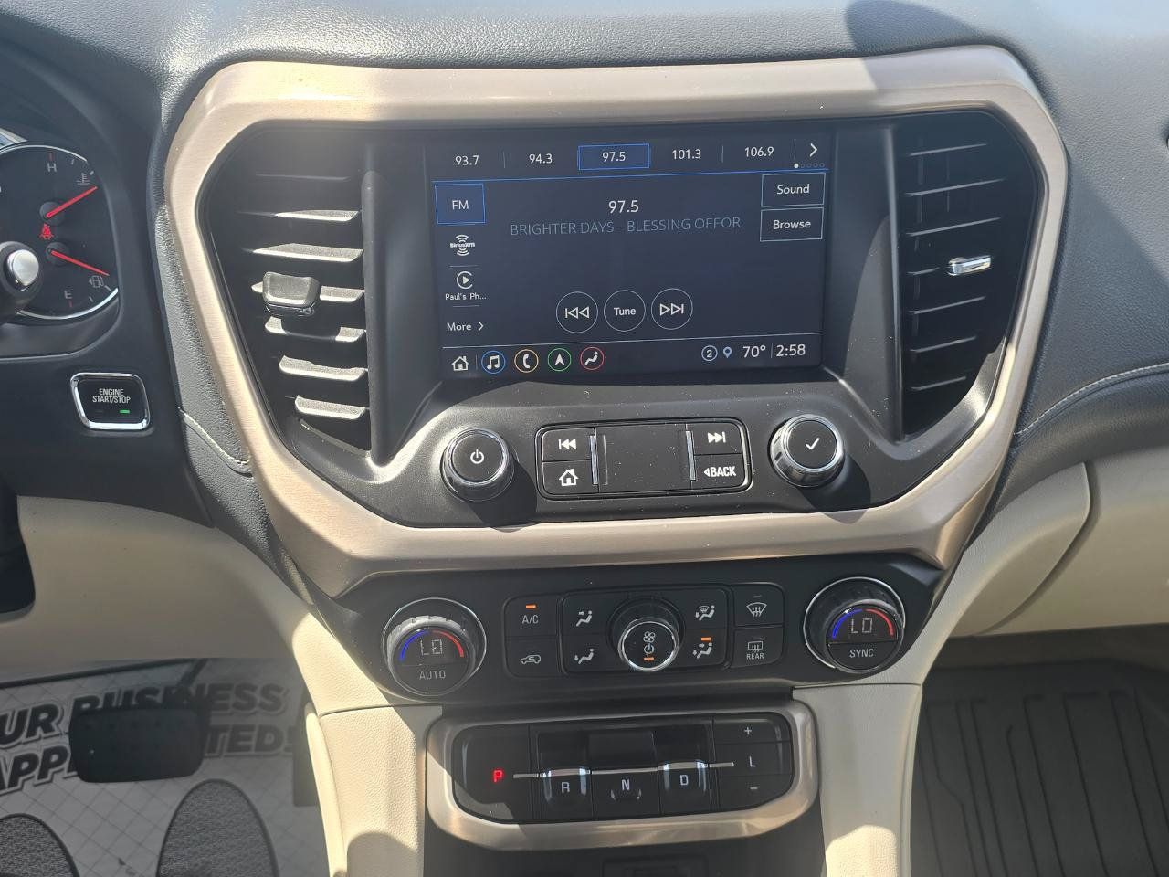 Used 2022 GMC Acadia Denali w/ Denali Ultimate Package AWD/4WD image 9