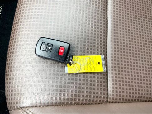 Used 2017 Toyota Tacoma Limited w/ Tow Package RWD image 14