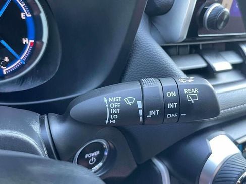 Used 2025 Toyota RAV4 XLE AWD/4WD image 26
