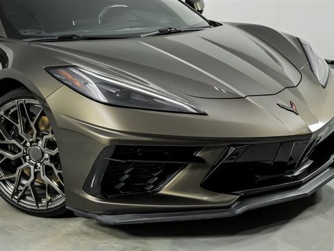 Used 2021 Chevrolet Corvette Stingray Preferred Cpe w/ Z51 Performance Package RWD image 2