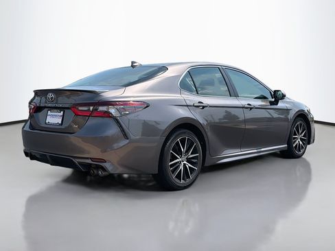 Used 2024 Toyota Camry SE FWD image 2