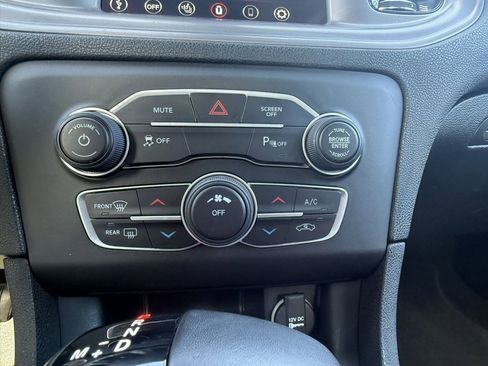 Used 2023 Dodge Charger SXT w/ Blacktop Package image 17