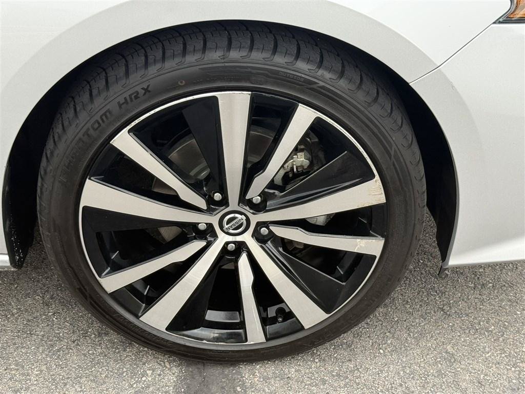 Used 2021 Nissan Altima 2.5 SR FWD image 9