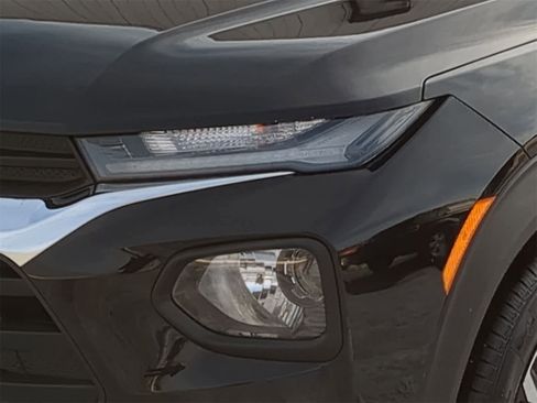 Used 2021 Chevrolet TrailBlazer LT w/ Driver Confidence Package image 18