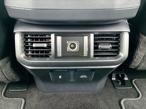 Used 2023 Ford F150 Lariat w/ FX4 Off-Road Package image 34