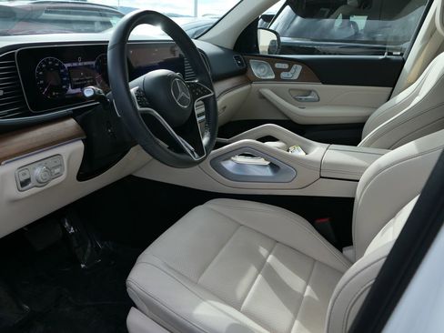 Used 2024 Mercedes-Benz GLE 450 4MATIC image 11