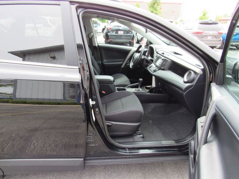 Used 2016 Toyota RAV4 XLE AWD/4WD image 31