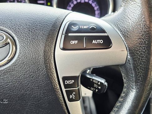 Used 2013 Toyota Highlander 4WD image 19