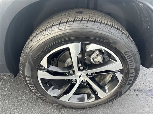 Used 2024 Chevrolet Trax RS w/ Driver Confidence Package image 30
