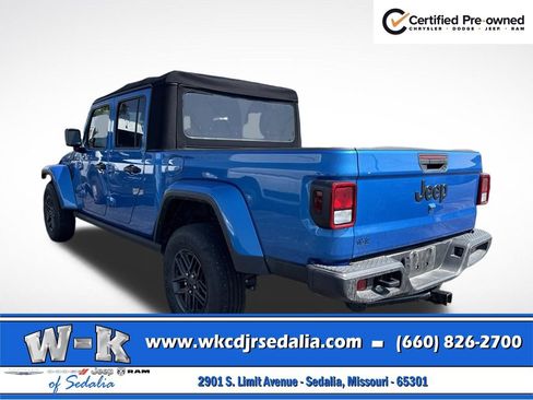 Used 2024 Jeep Gladiator Sport AWD/4WD image 11