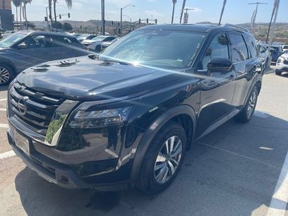 Used 2025 Nissan Pathfinder SL