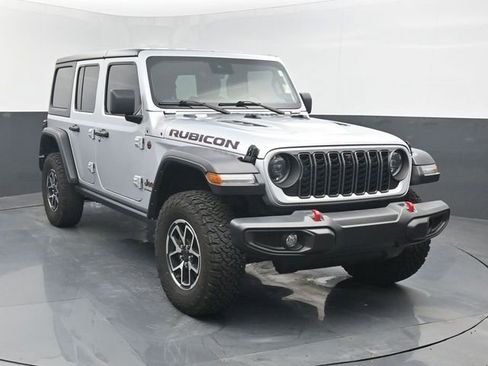 Used 2024 Jeep Wrangler Unlimited Rubicon w/ Technology Group AWD/4WD image 9